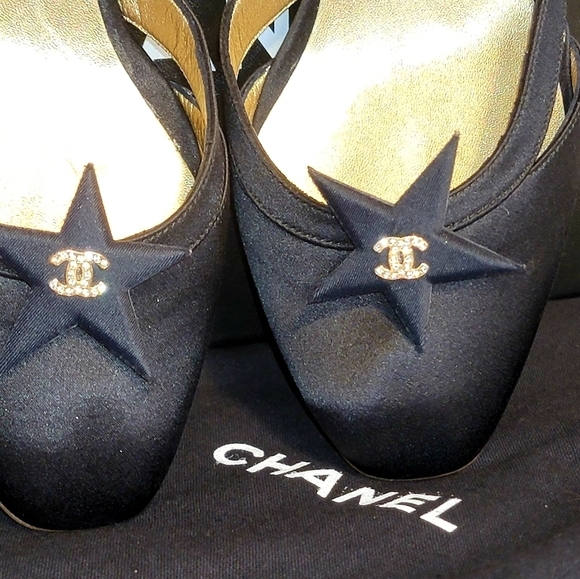 CHANEL Rare Black "Star" Sample Shoes - Picture 8 of 9